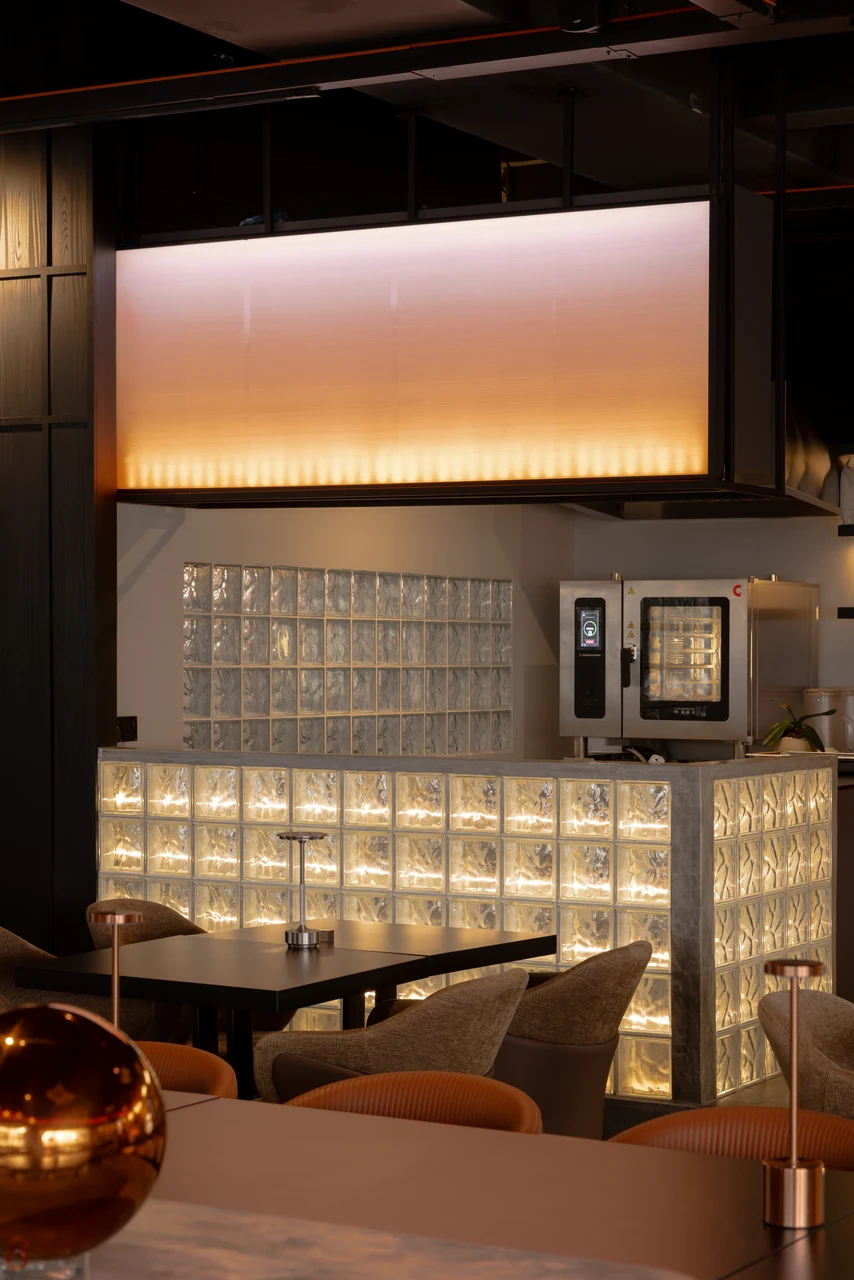 E@T restaurant, photograph 10